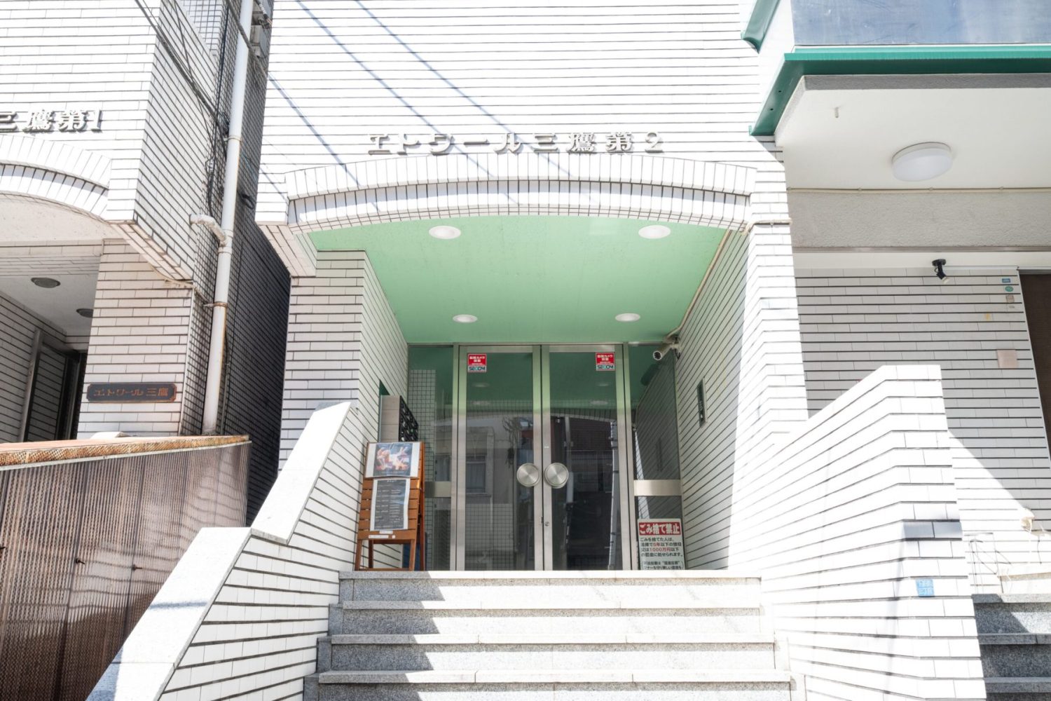 建物入り口