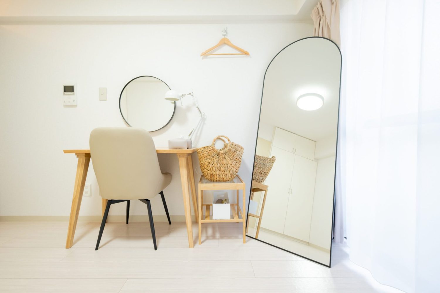 ドレッサー・荷物おきば・姿見