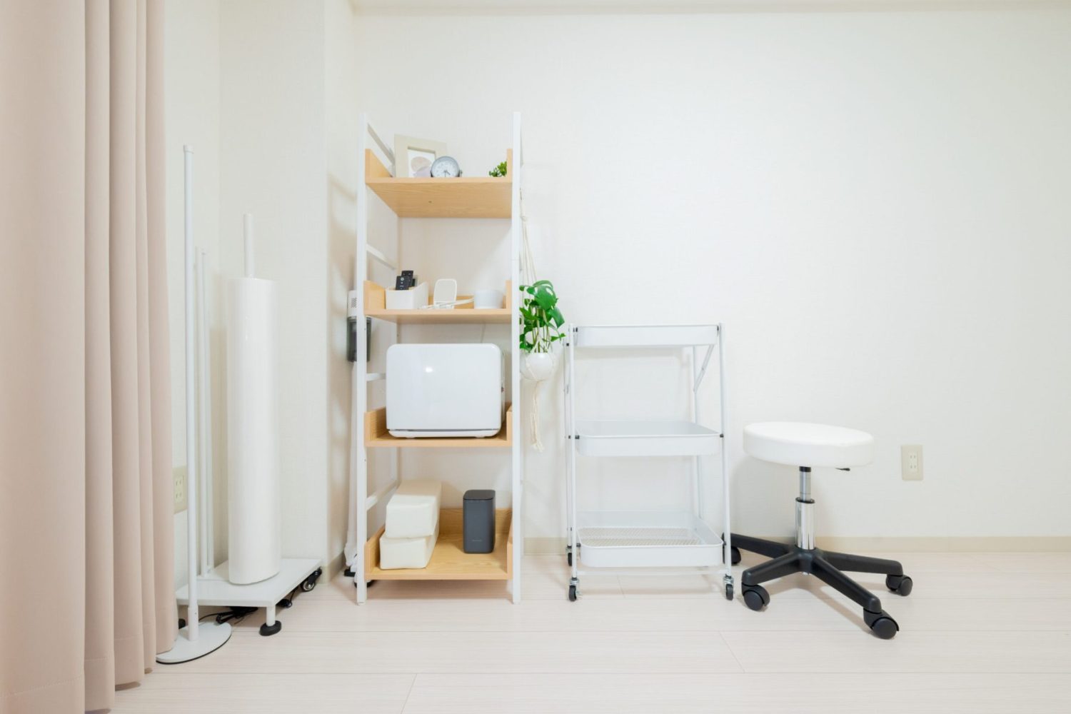 ペーパーシート・備品棚・ワゴン・スツール