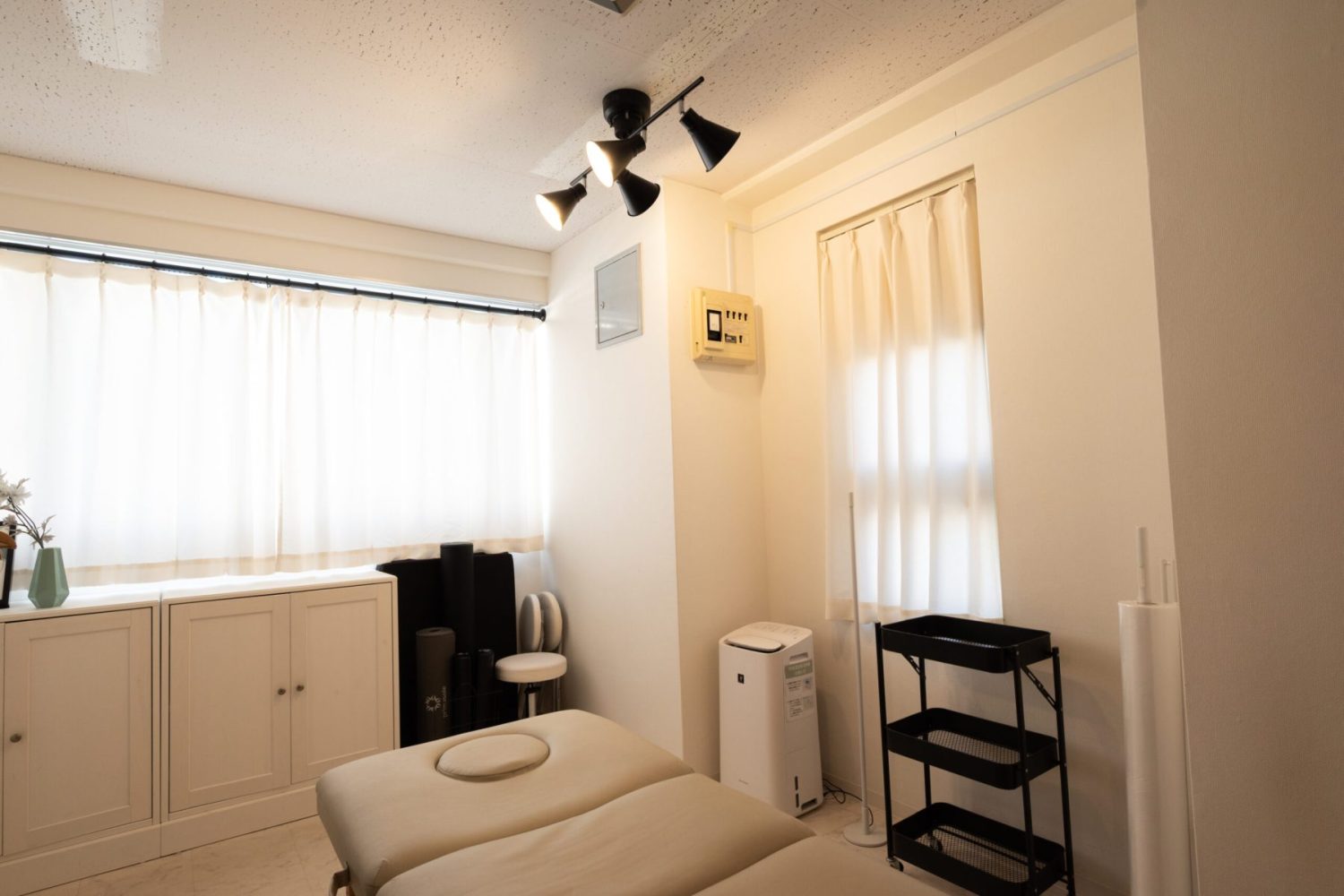 天井調光ライト（電球色）