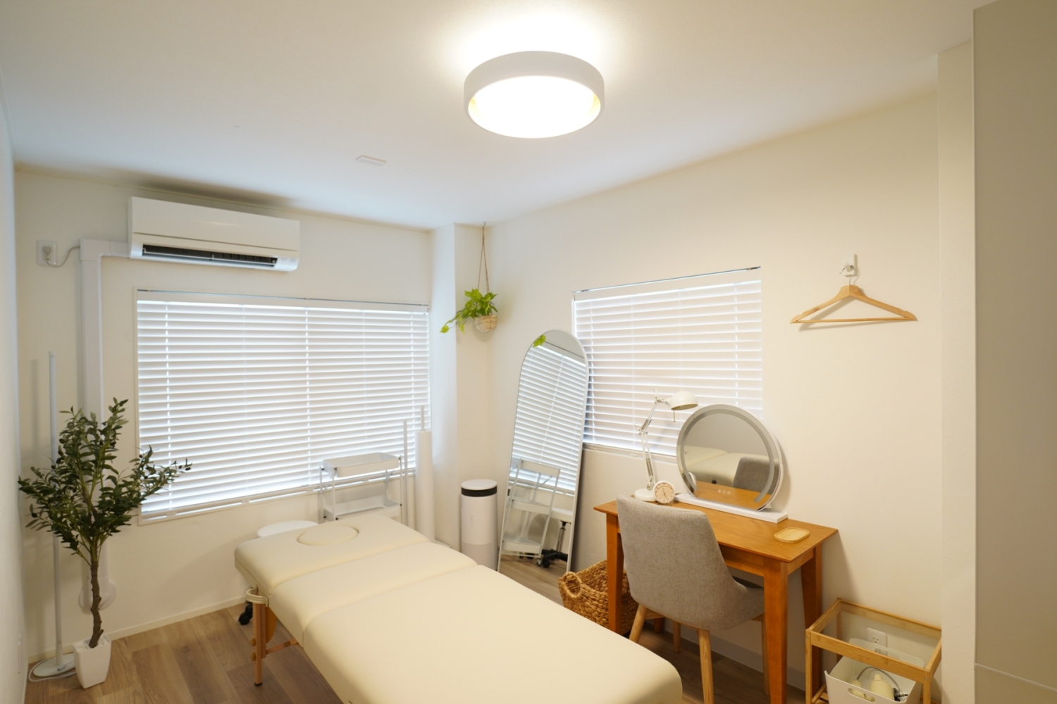 置き型ライト（電球色）